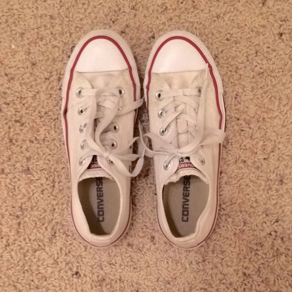 White low top converse all star
